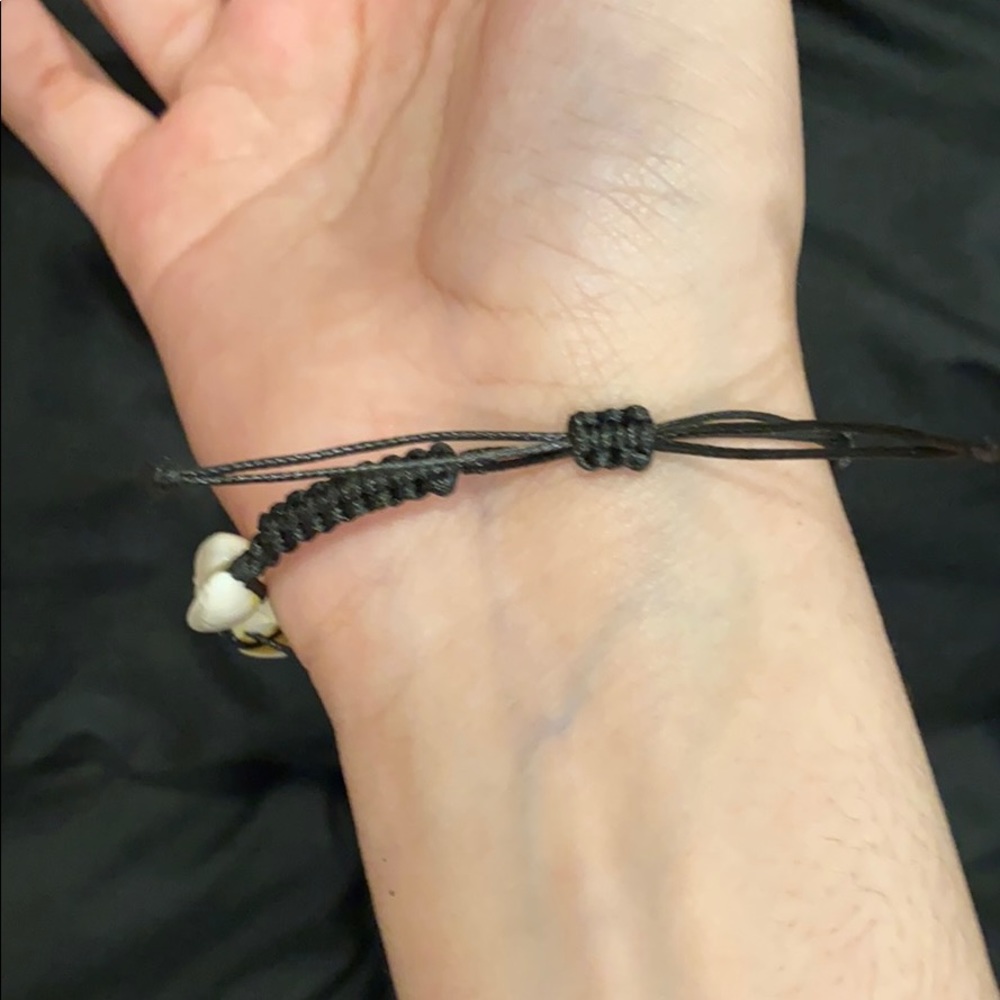 Shell Bracelet - Picture 3 of 4